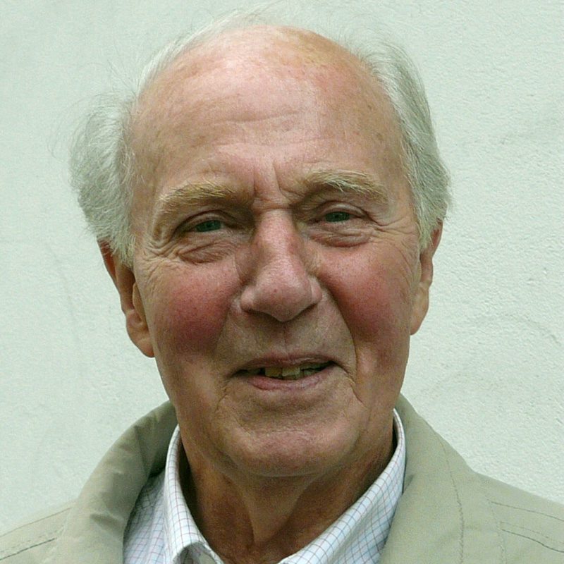 Dr.  Reiner Knekamp