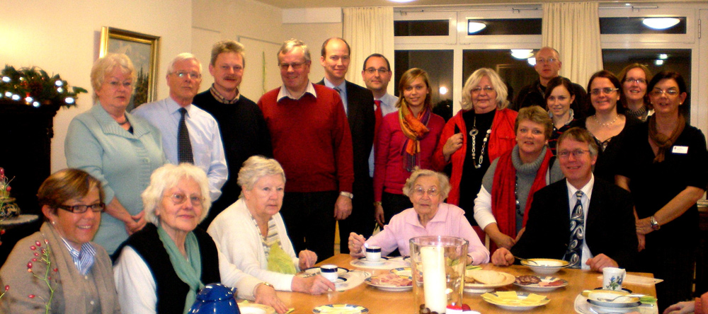 Vertreter der CDU-Fraktion und der Jungen Union Oelde zu Gast bei der ambulant betreuten Senioren-Wohngemeinschaft Moorwiese in Oelde.