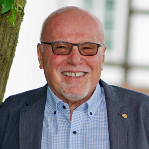  Winfried Kaup